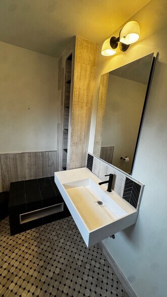 Building Photo - 1787 Lexington Ave S