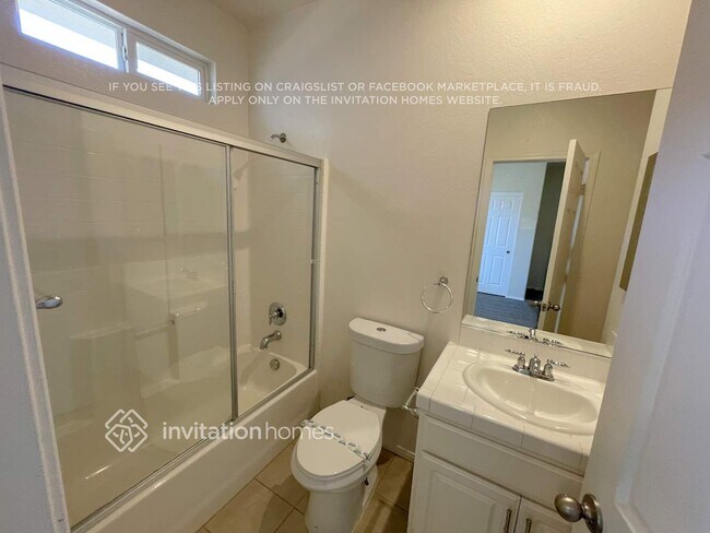 Building Photo - 6223 W Ave J 10