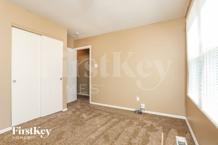 Building Photo - 4231 River Oaks Dr