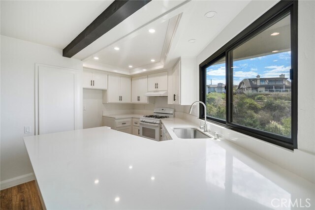 Building Photo - 319 Cazador Ln