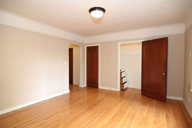 Interior Photo - Glen Arms