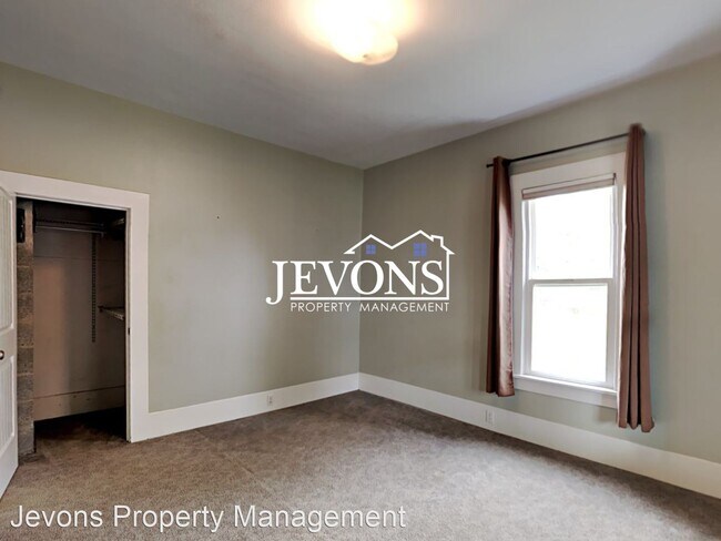 Building Photo - 3 br, 2 bath House - 2704 S 85th Ave