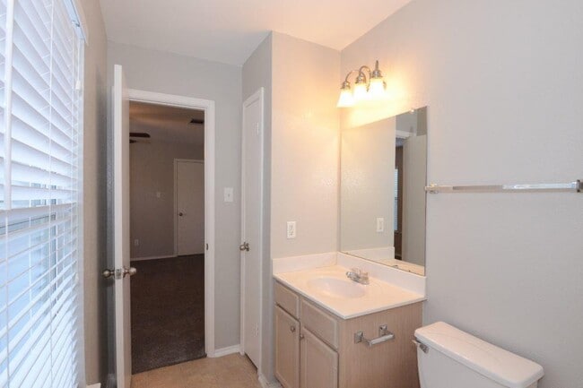 Building Photo - 10316 Garbacz Dr