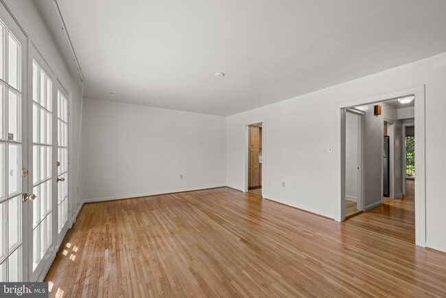 Building Photo - 605 H St SW