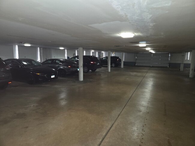 Building Photo - 400 Thames Pkwy