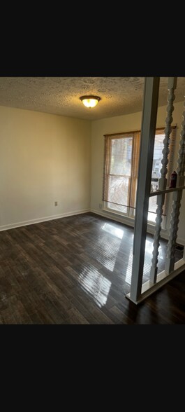 Building Photo - 6543 Bay St