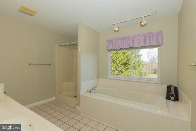 Building Photo - 180 Muirfield Ct