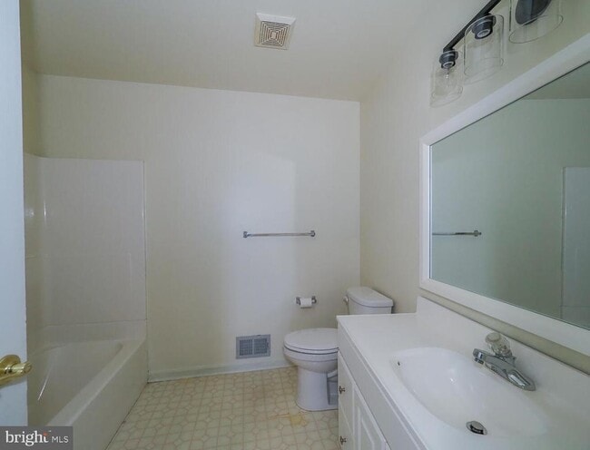 Building Photo - 9 Owens Landing Ct