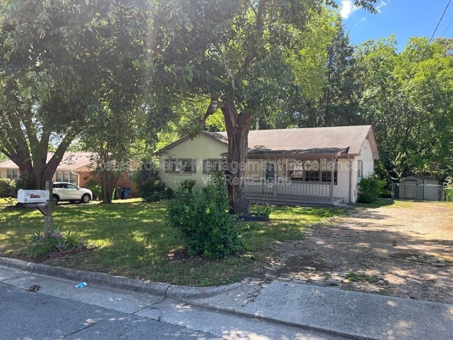 Building Photo - 804 Greenwich St