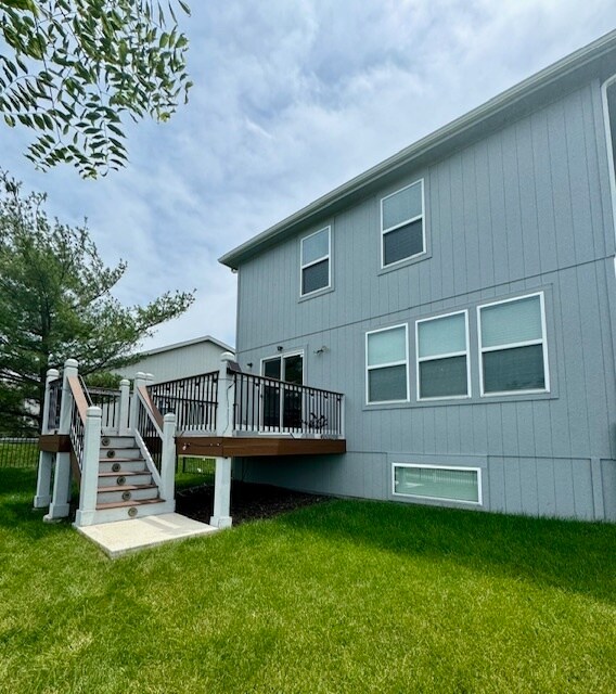 Building Photo - Large 4 Bedroom with Finished Basement - L...