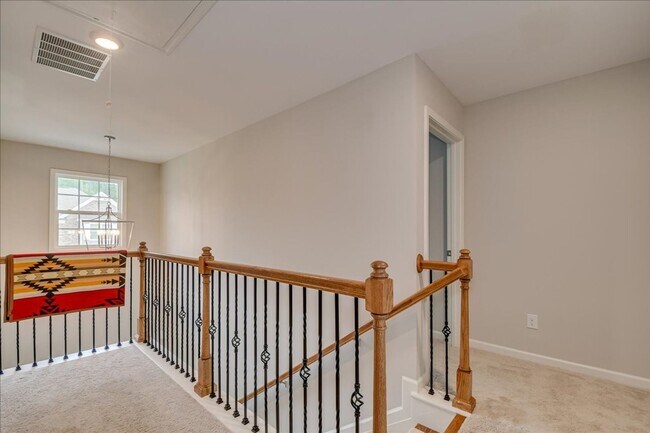 Building Photo - 211 Palisade Rdg