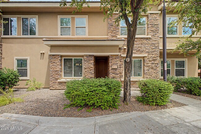 Building Photo - 5550 N 16th St