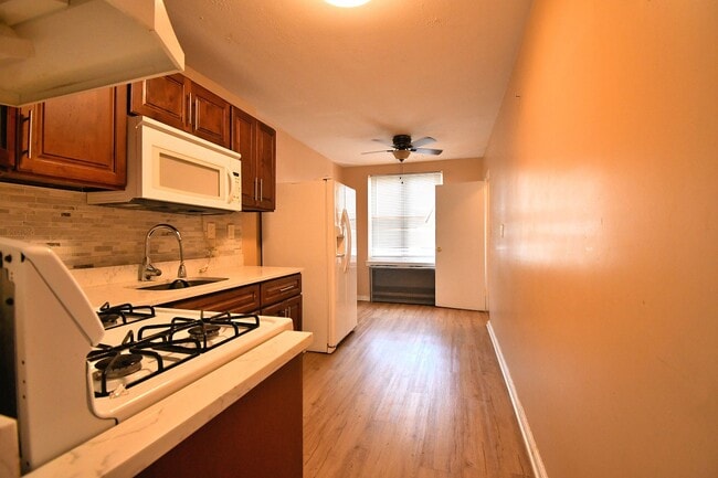 Building Photo - 3121 Mickle Ave