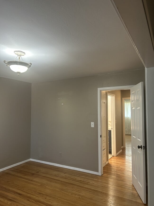 Building Photo - 137 Las Flores Ave