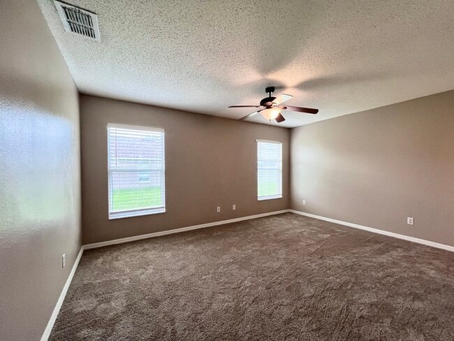 Building Photo - Waterford Chase-Osprey Ridge Community 3 B...
