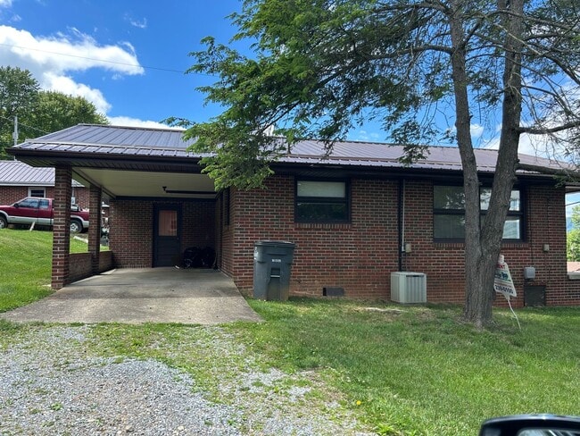 Building Photo - 2 Bedroom / 1 Bath  Home Kingsport, TN