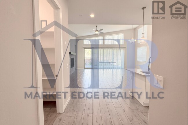 Building Photo - 2Bed/2.5Bath Home in Cave Creek! $399 MOVE...
