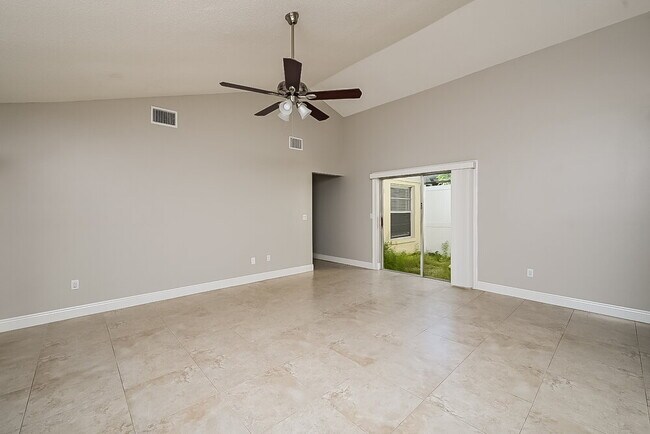 Building Photo - 5944 Birchwood Dr