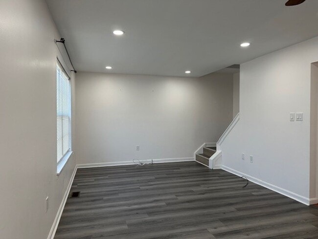 Building Photo - 6212 Spring Knoll Dr