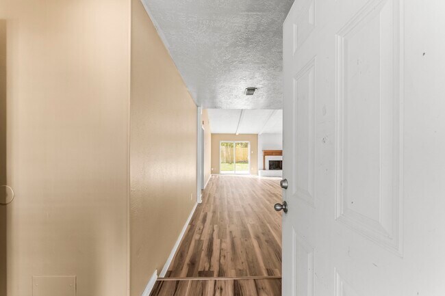 Building Photo - 17219 Camberwell Green Ln