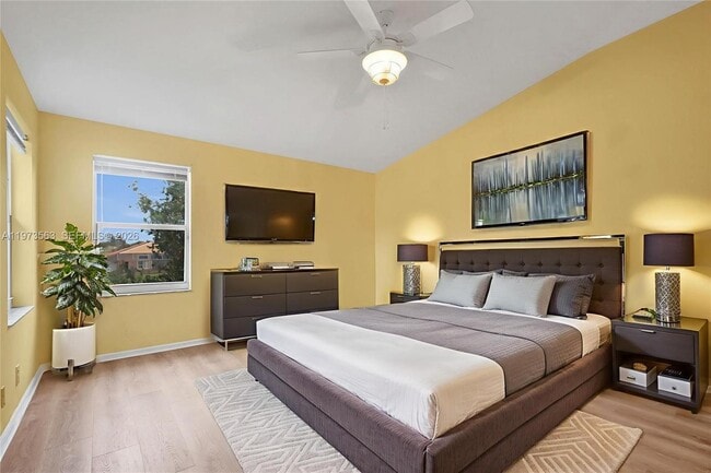 Building Photo - 751 SW 191st Ave