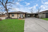 Building Photo - 5734 Oriole St