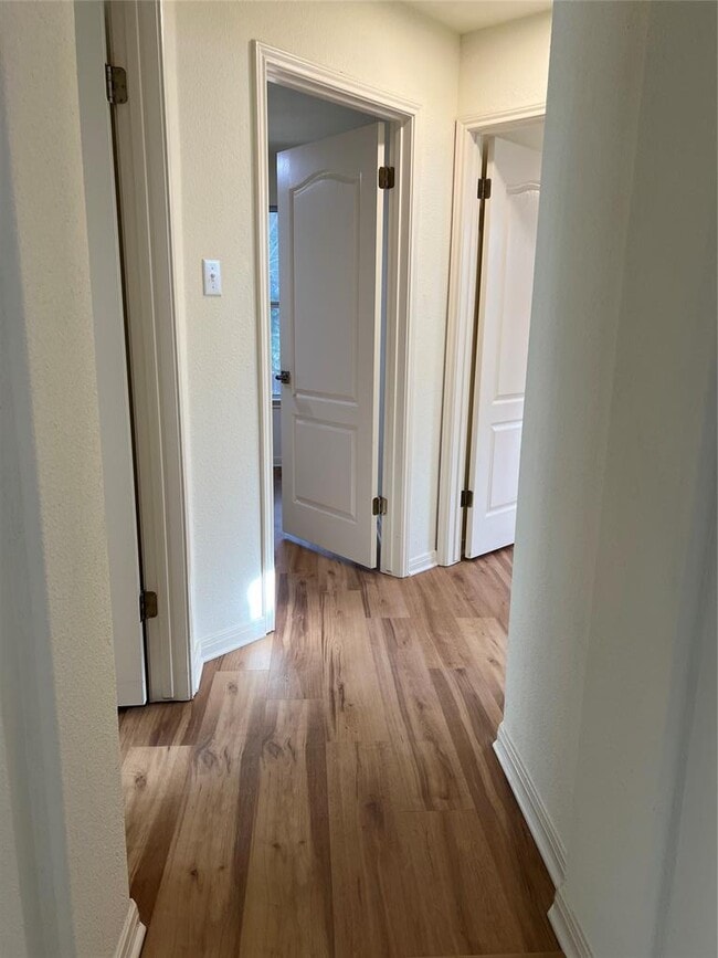 Building Photo - 10 Troon Dr