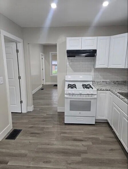 Building Photo - 159 Lincoln St