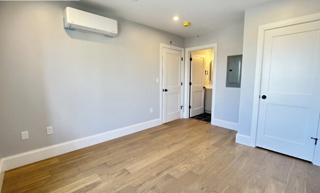 Building Photo - New Modern Elevator Building with Garage P...