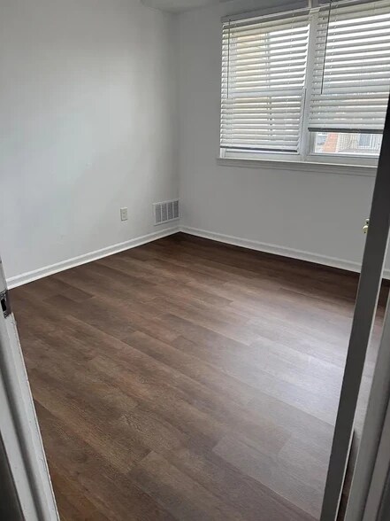 Building Photo - 23 Florence Tollgate Pl