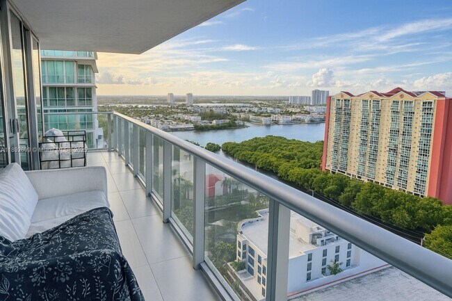Building Photo - 300 Sunny Isles Blvd