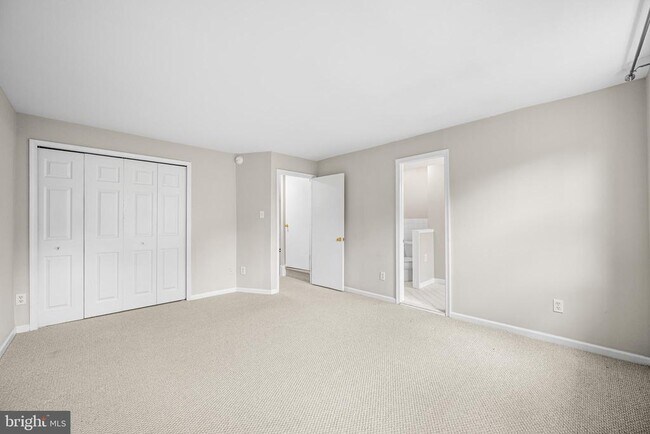 Building Photo - 15 Llanfair Rd