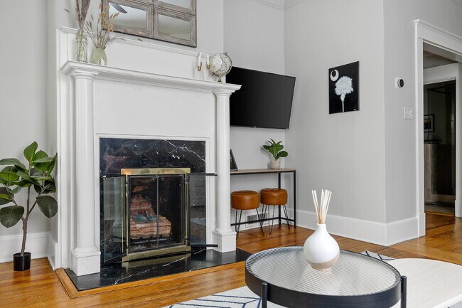 Building Photo - Preleasing for July 15, 2027 | Fully Furnished 3BR Near USC