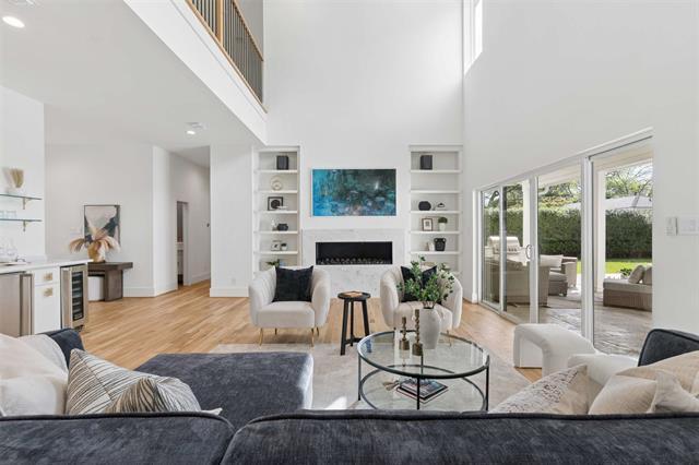 Building Photo - 6452 Lavendale Ave