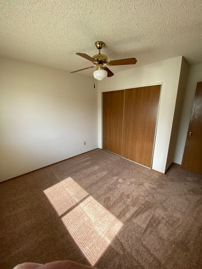 Building Photo - Cirbywoods Condo