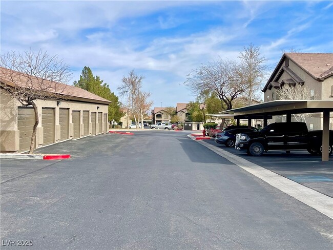 Building Photo - 8250 N Grand Canyon Dr