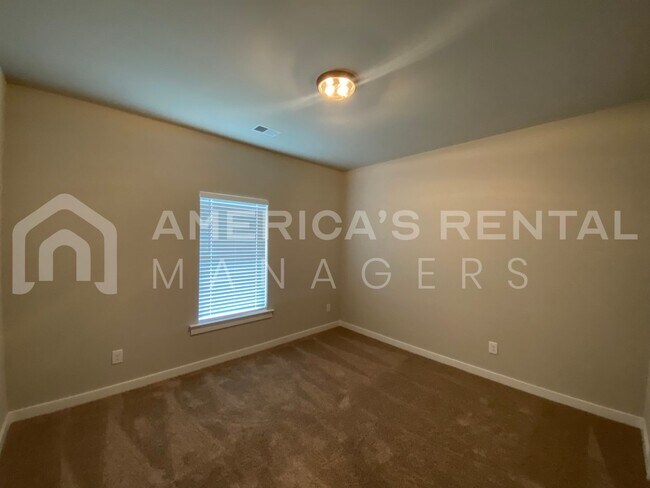 Building Photo - 115 Avalon Wy