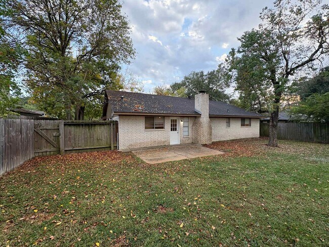 Building Photo - 1613 Cantrell Blvd