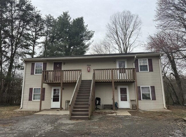 Building Photo - 3960 Bradford Ct