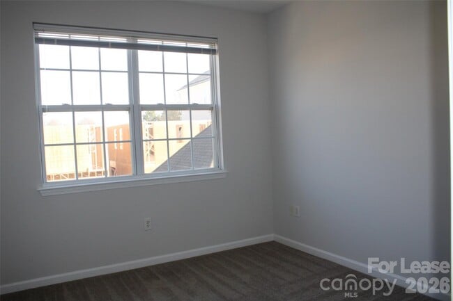 Building Photo - 1031 Central Park Cir