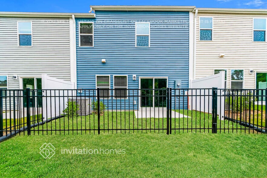 Building Photo - 943 Greenville Wy