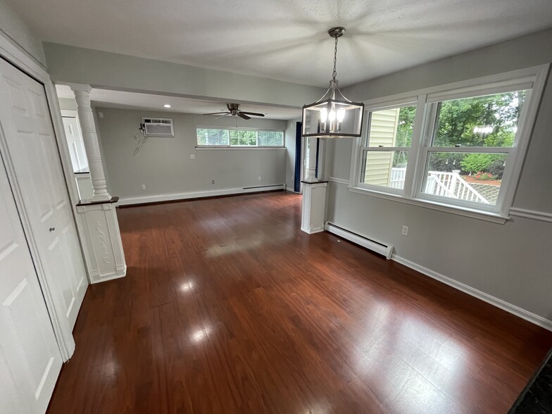 Dining Area w/ pantry - 7A Pelican Cir