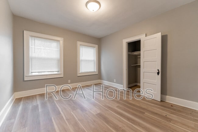 Building Photo - 1115 N Oxford St