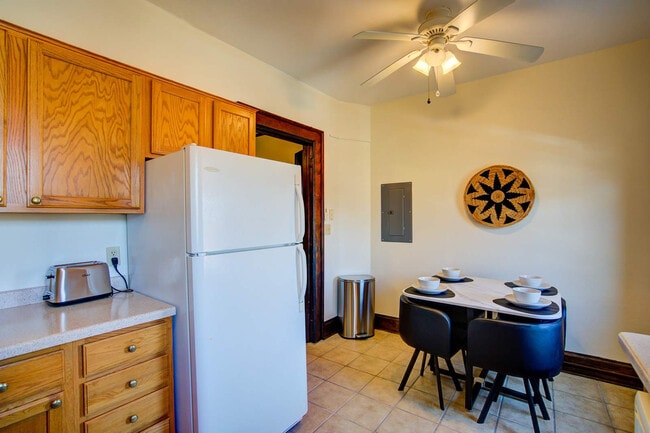 Building Photo - 1253 Williamson St