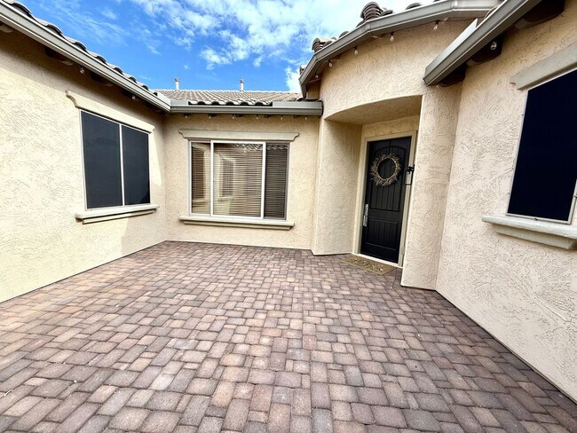 Building Photo - 1708 W Oberlin Way