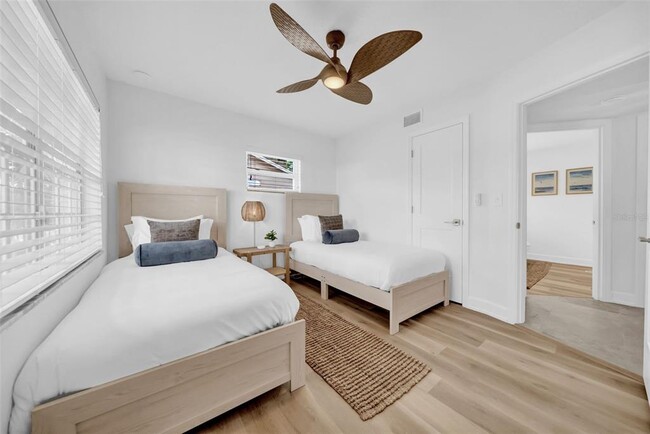 Building Photo - 4924 Shetland Ave