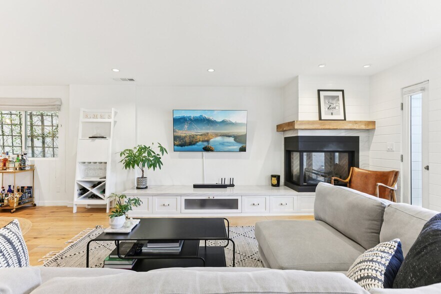 Building Photo - 665 Washington Blvd