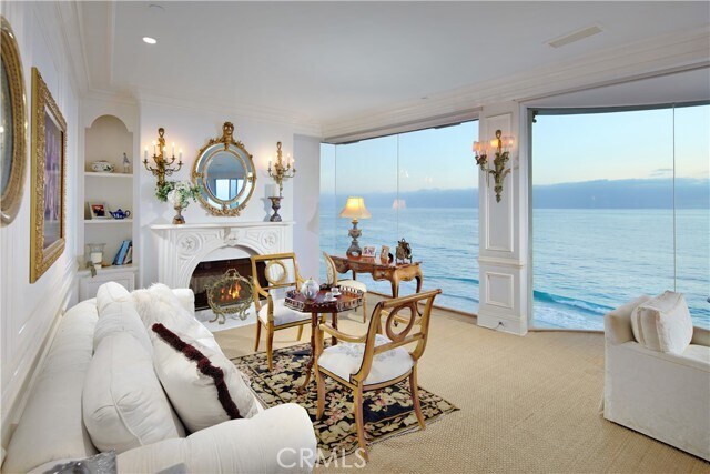 Building Photo - 18 Breakers Ise
