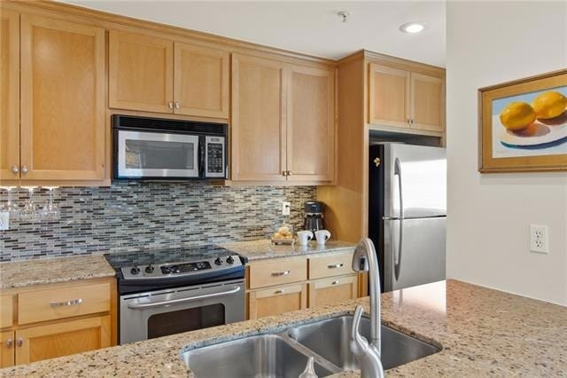 Building Photo - 1720 Nicholson Dr