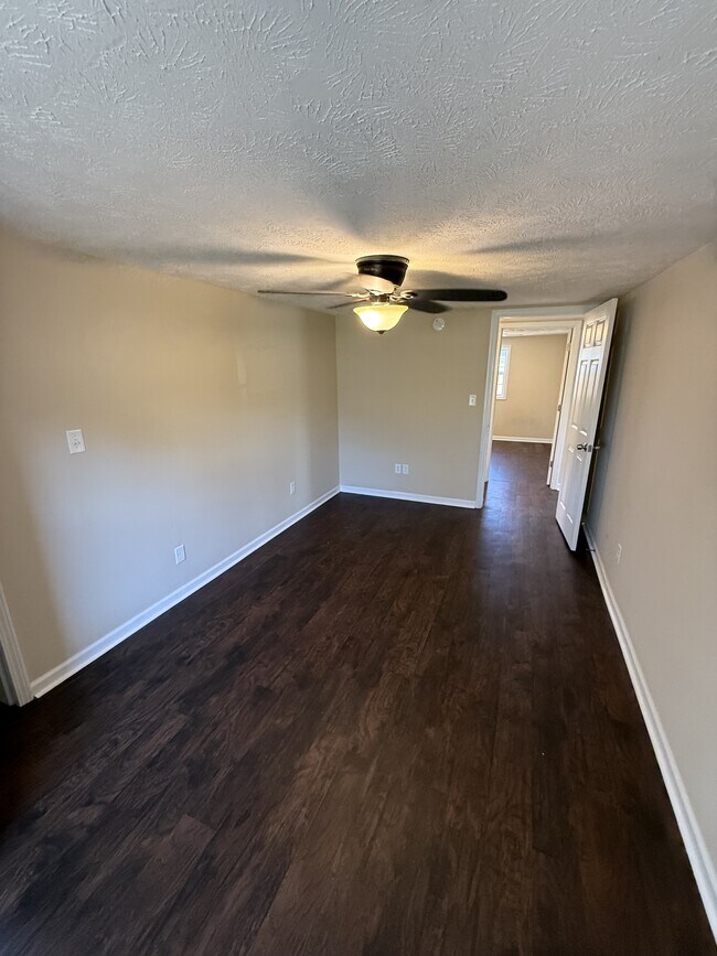 Building Photo - 9688 Leitchfield Rd